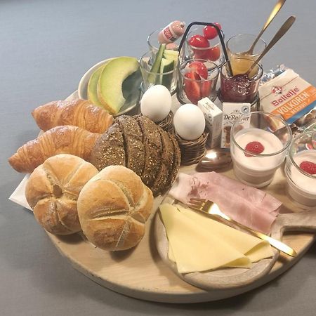 Bed and Breakfast De Zaandbarg Nijeveen Esterno foto