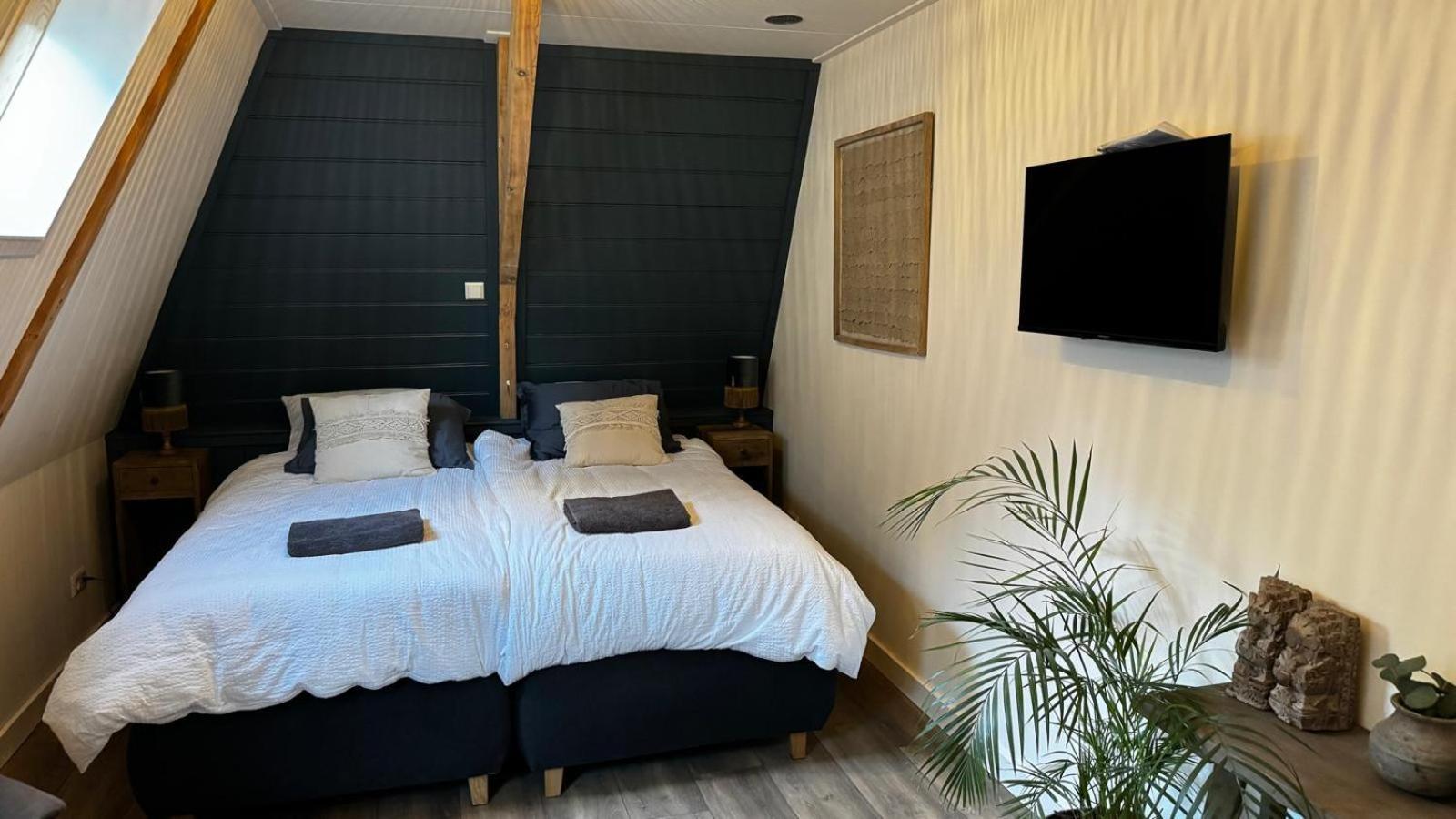 Bed and Breakfast De Zaandbarg Nijeveen Esterno foto